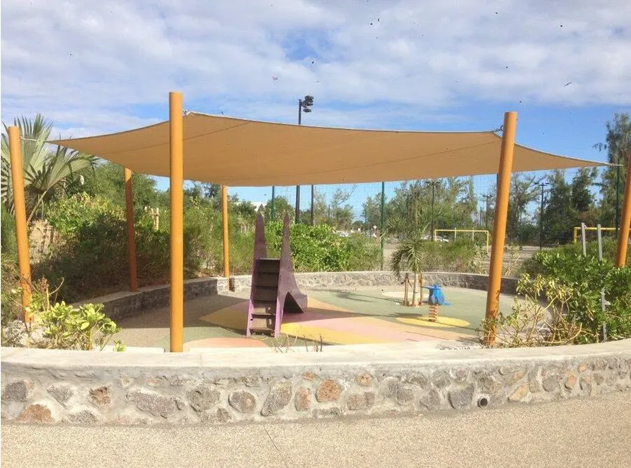 Playground in Le Reunion.webp width=900 height=688